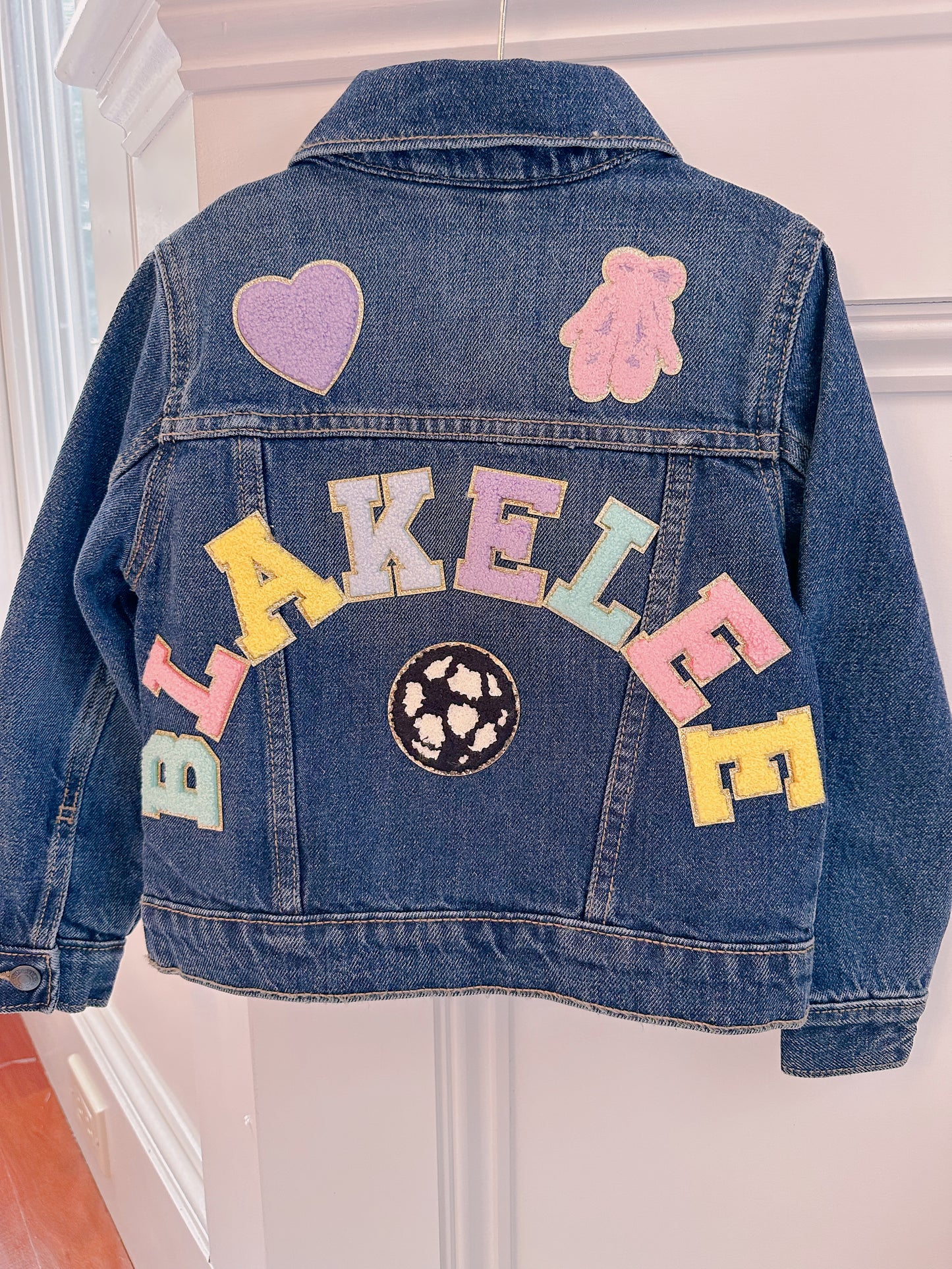 Personalizable Kids Jean Jacket with chenille patches - Medium Wash